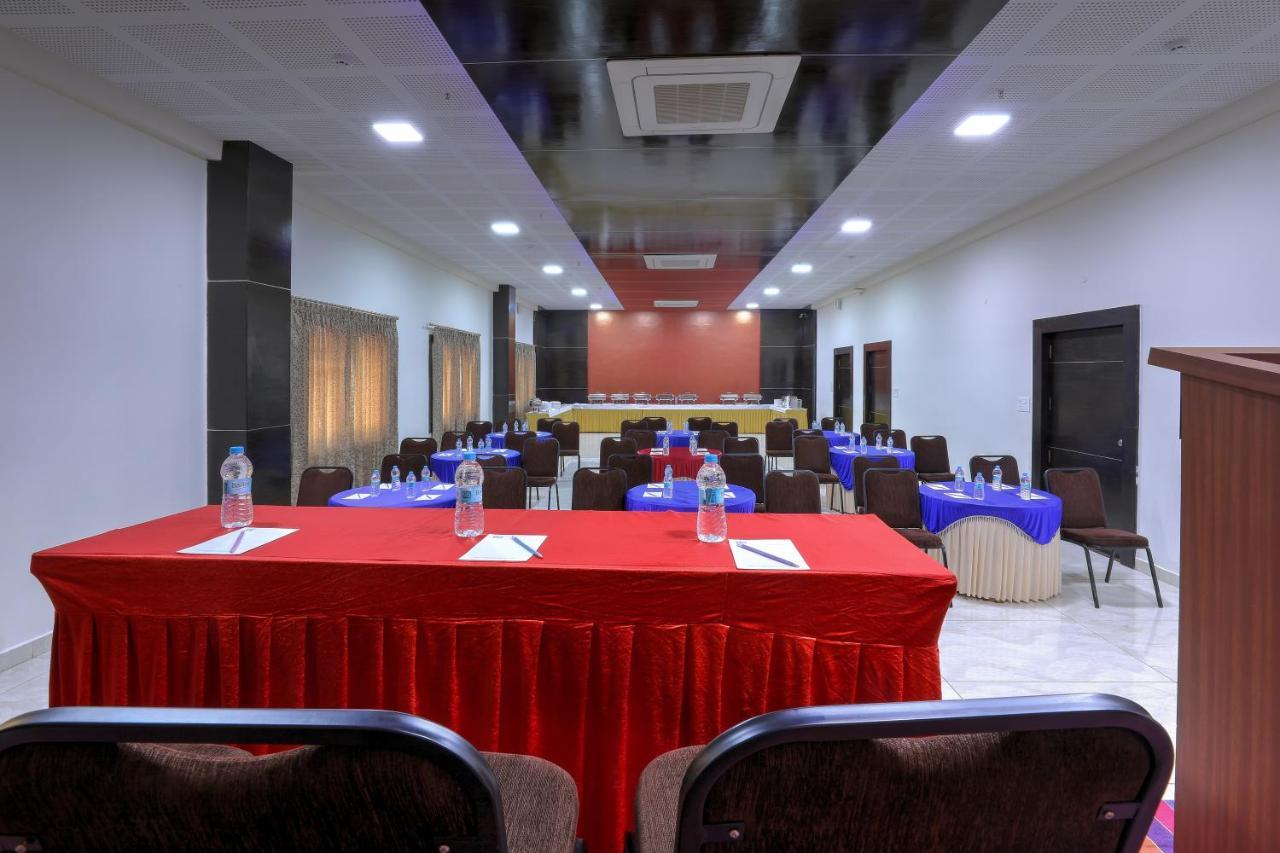 Rio Meridian Hotel Mysore Eksteriør bilde