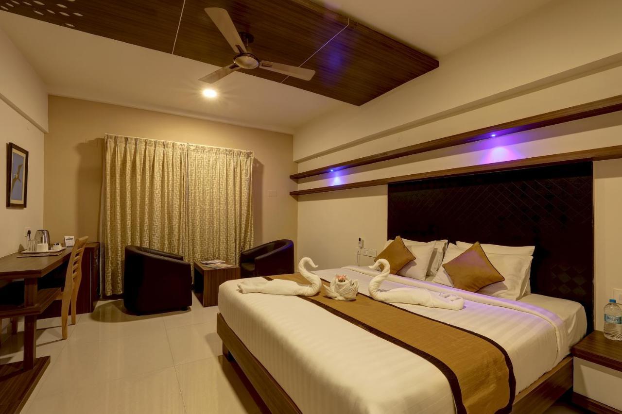 Rio Meridian Hotel Mysore Eksteriør bilde