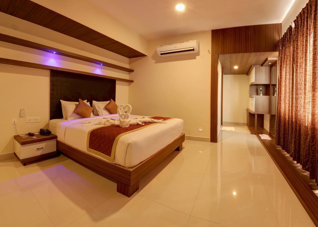 Rio Meridian Hotel Mysore Eksteriør bilde